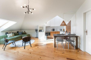 GuestReady - Spacious and modern Apt W/ Skylight